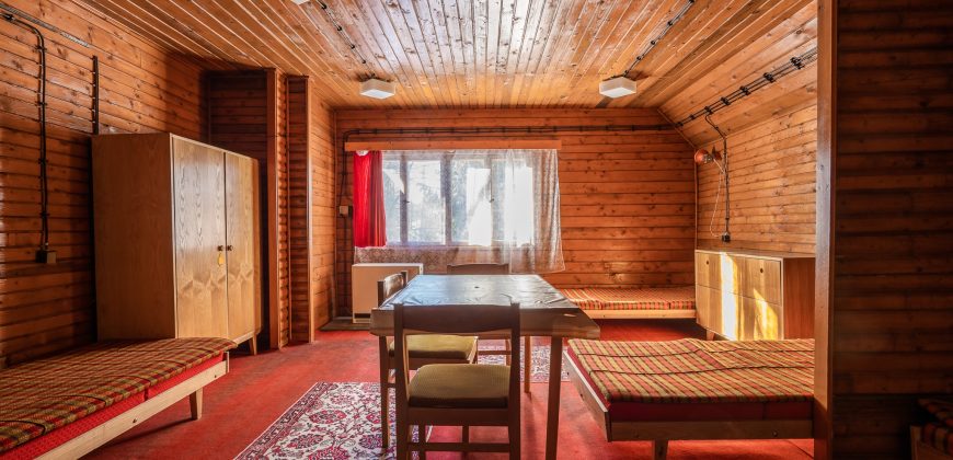 Priestranná horská chata v Národnom parku Muránska planina