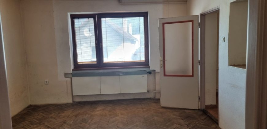 Priestranný rodinný dom v obci Pohronská Polhora